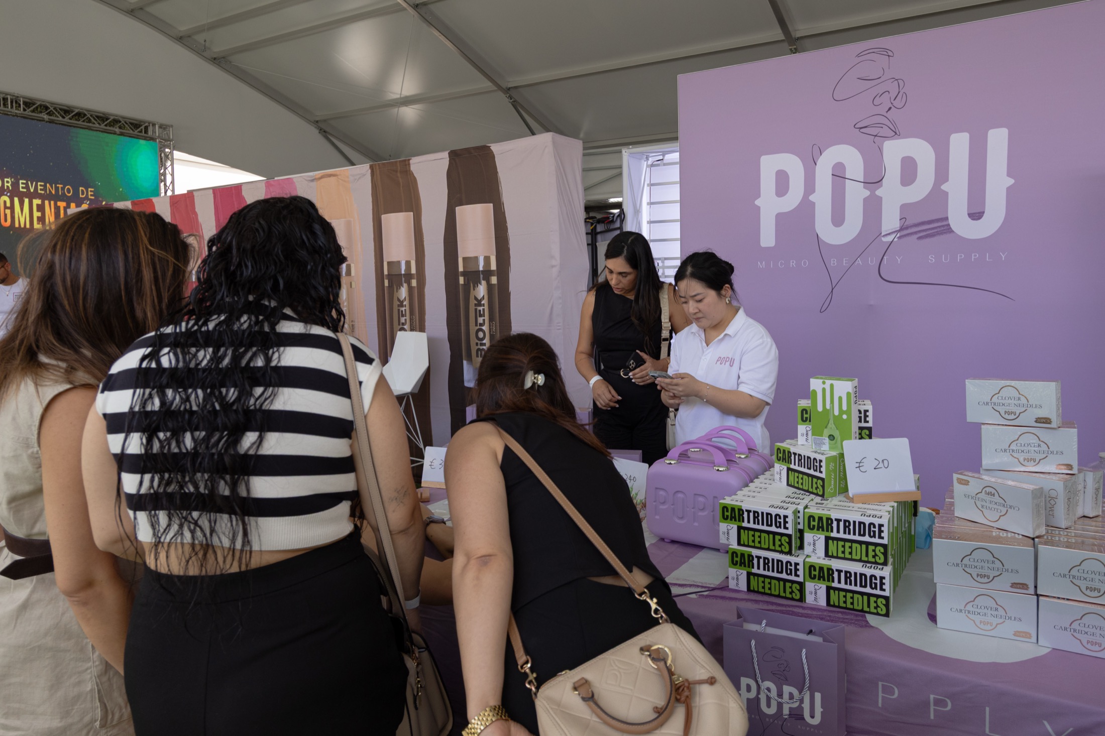 Zona de marcas y expositores durante New Generation.